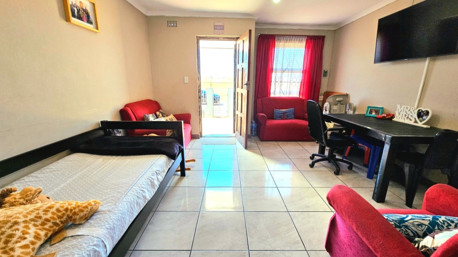 2 Bedroom Property for Sale in Strandfontein Village Western Cape